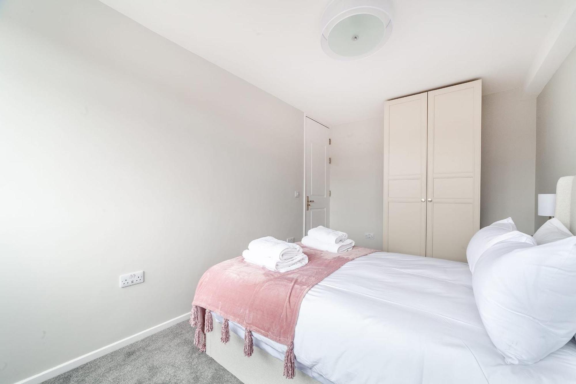 Excellent 3-Bed Flat In Elephant & Castle ลอนดอน ภายนอก รูปภาพ